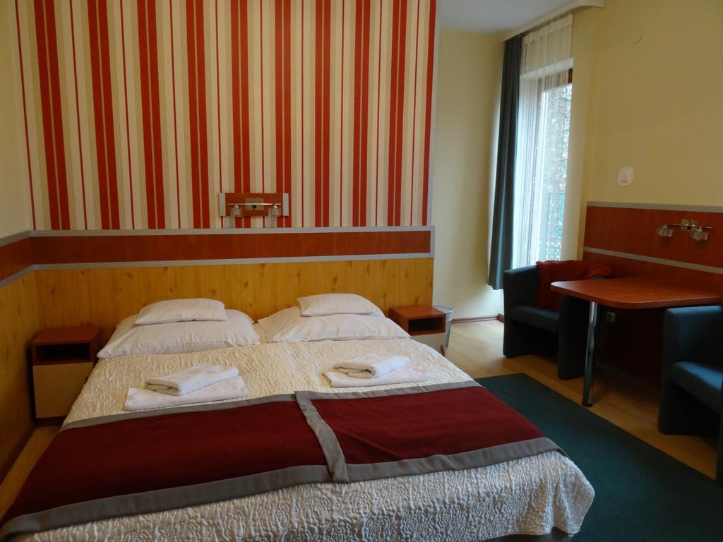 Fortuna Hotel Miskolc Quarto foto