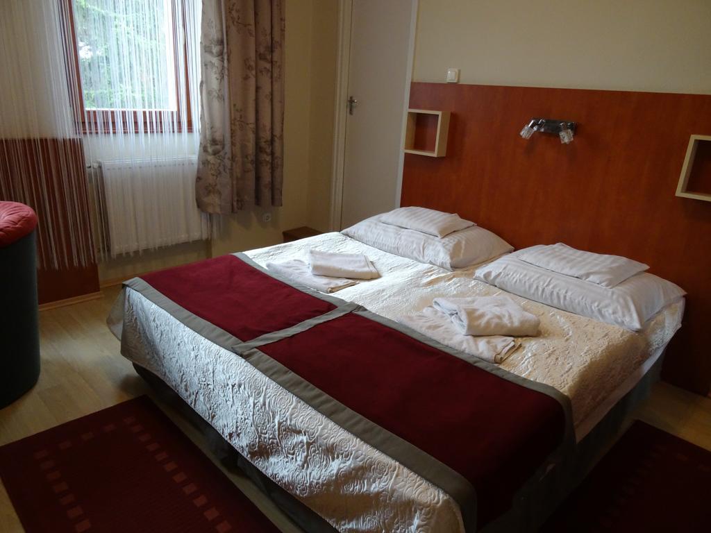 Fortuna Hotel Miskolc Quarto foto